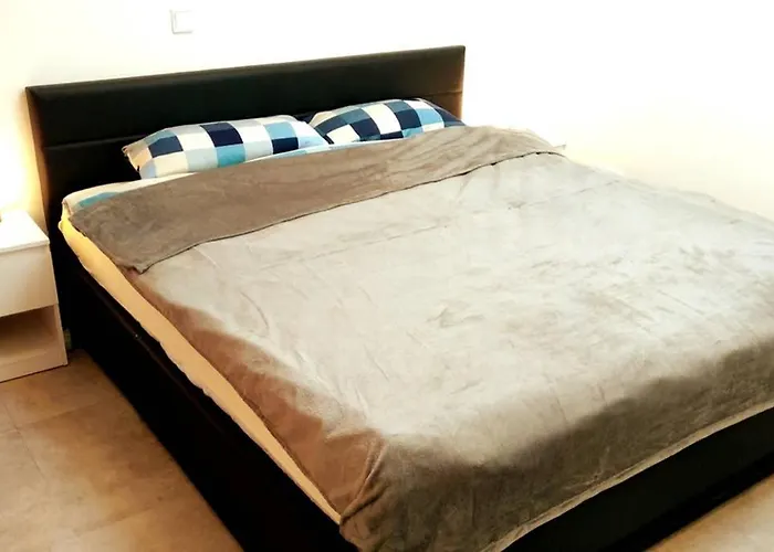 アパート Pearl - King Bed - Netflix - Projector - Fast Wi-fi トリーア